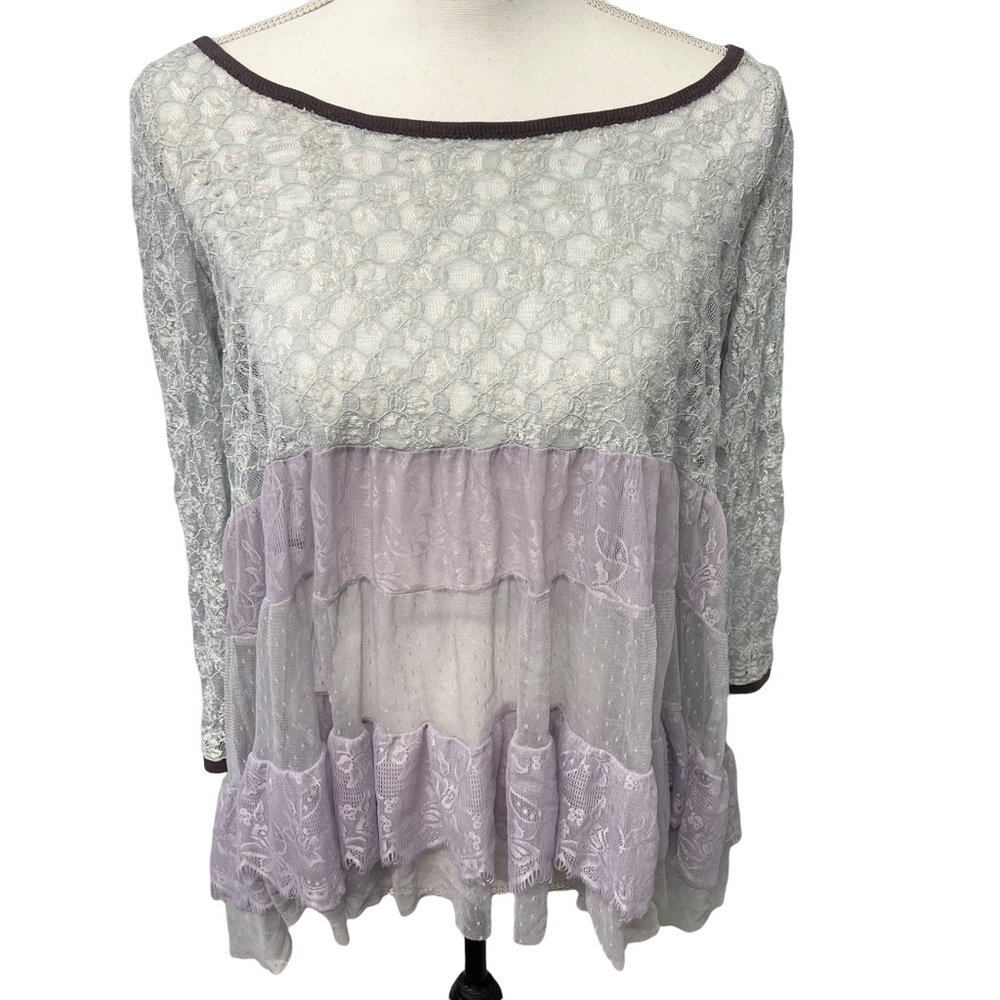 Free people, womens ,blouse , Top, size: L/G made in Vietnam.